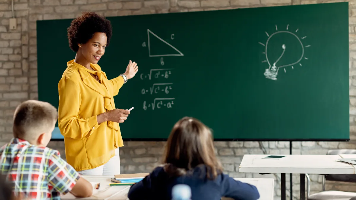 Servidor público RJ: Migração para aumento de jornada de professores já começou