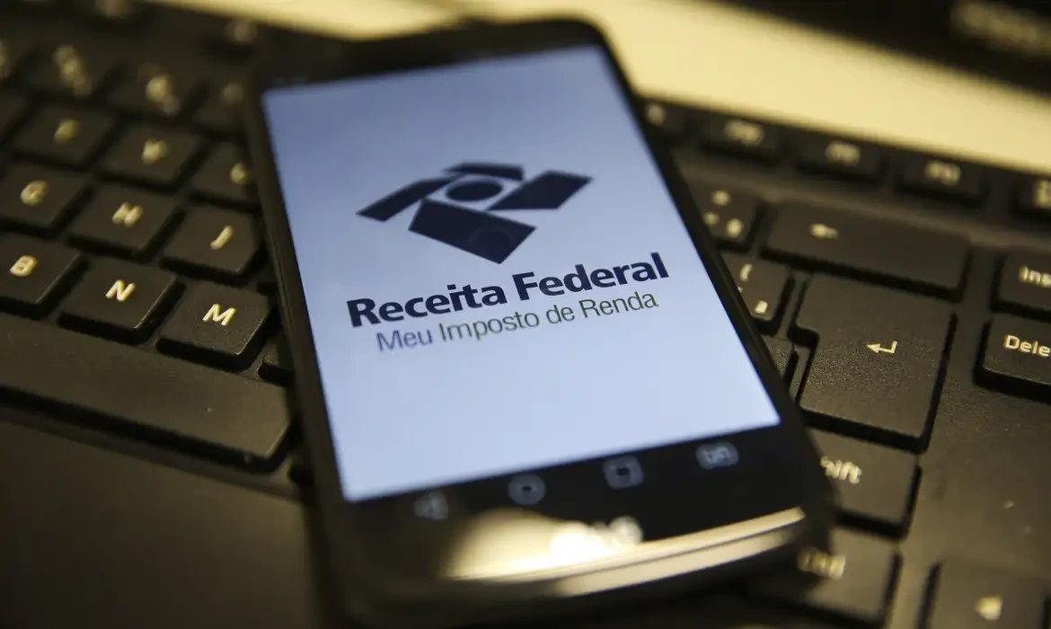 IRPF 2024: Dívidas acima de R$ 5.000 exigem declaração; saiba como fazer e evite multas