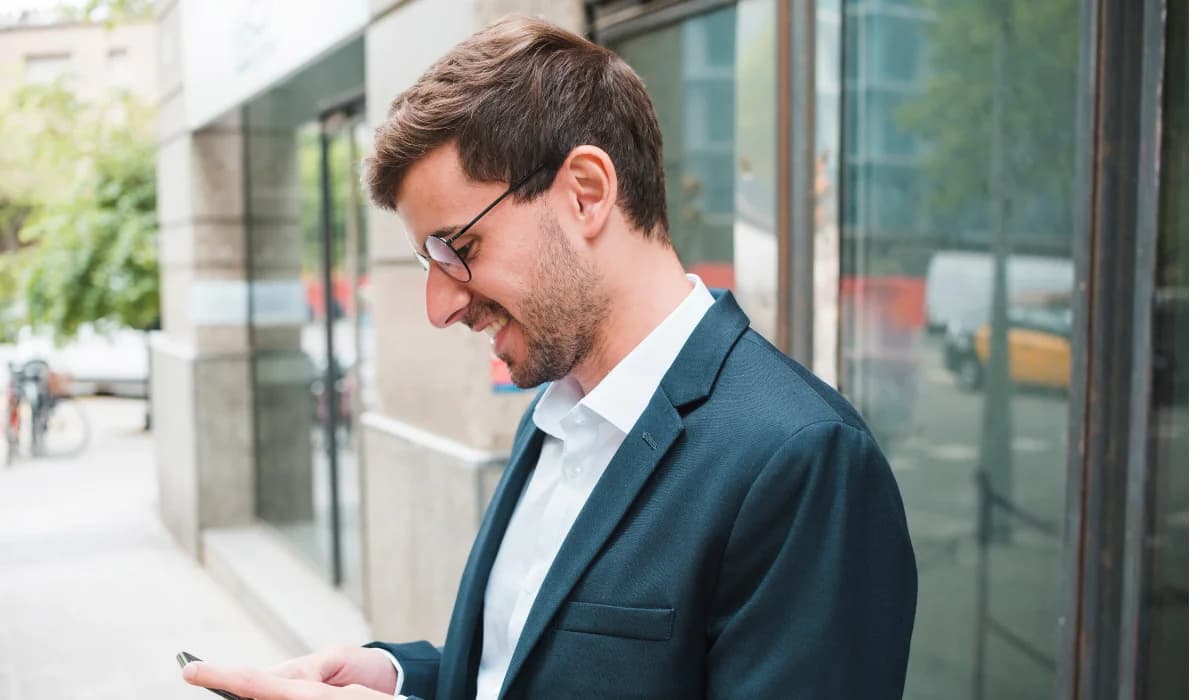 Servidor público deverá disponibilizar telefone para o público