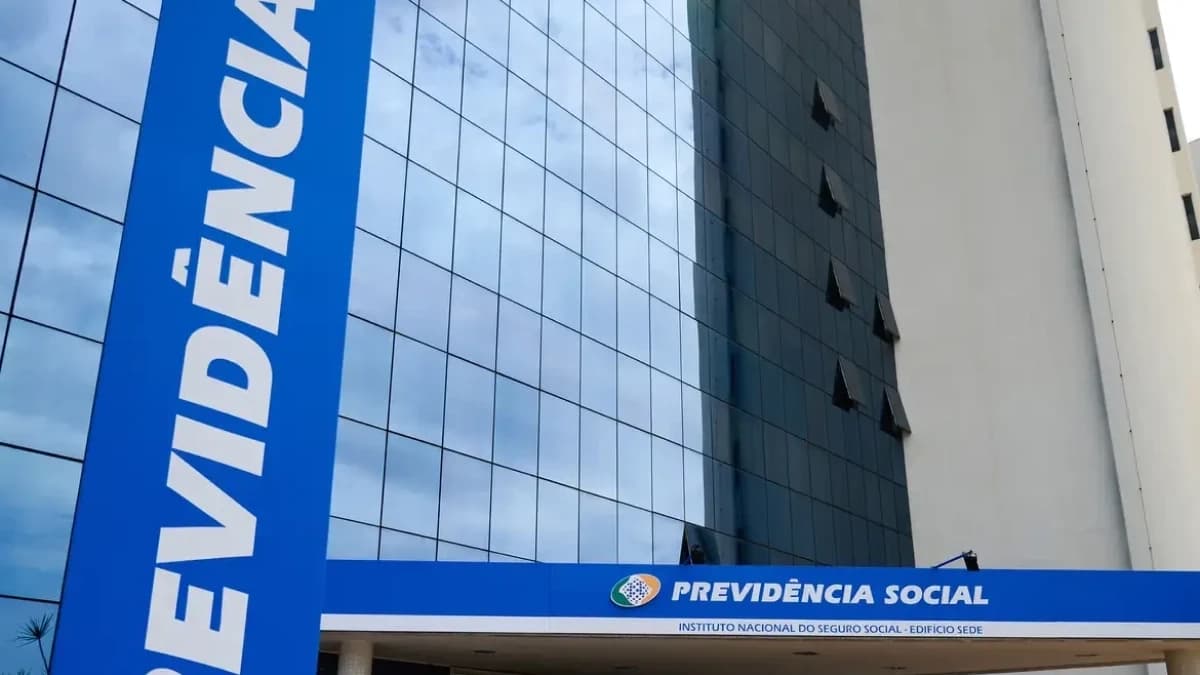 INSS identifica desconto indevido em folha de servidores