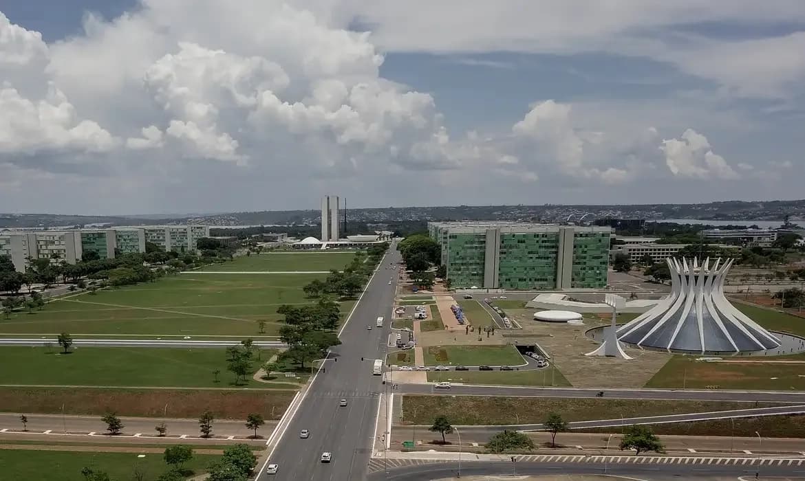 Negociação de reajuste salarial para servidores continua; entenda o que está em jogo