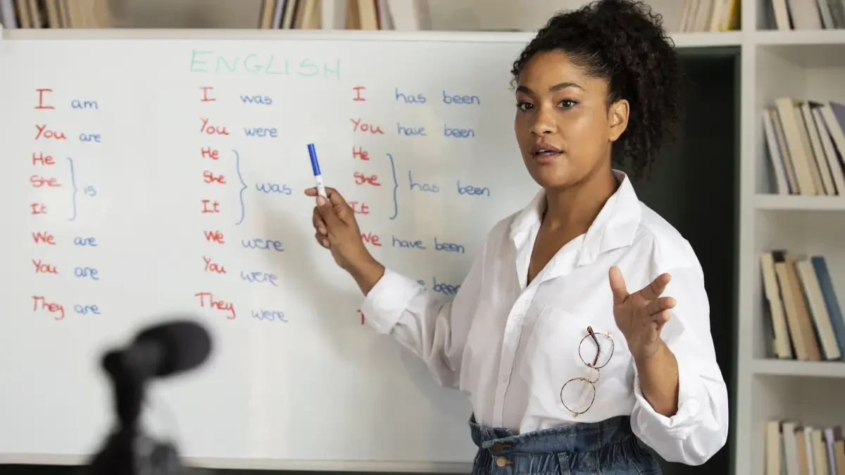 Projeto quer instituir piso salarial para servidores da educação; confira valores