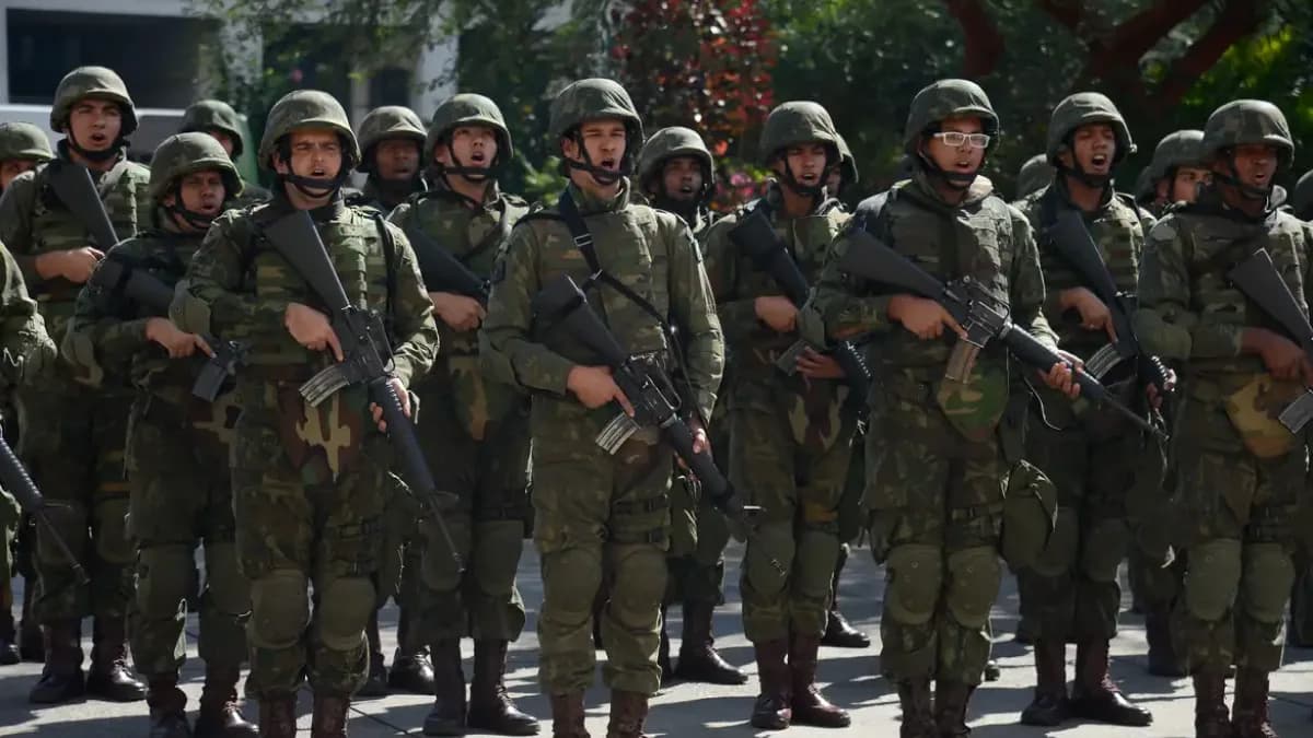 Militares vão receber aumento salarial de 9% até 2026