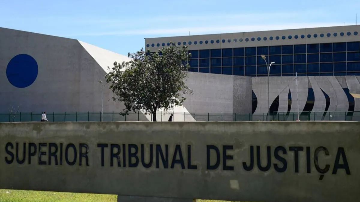 STJ rejeita pedido de equiparação salarial entre servidores da PF