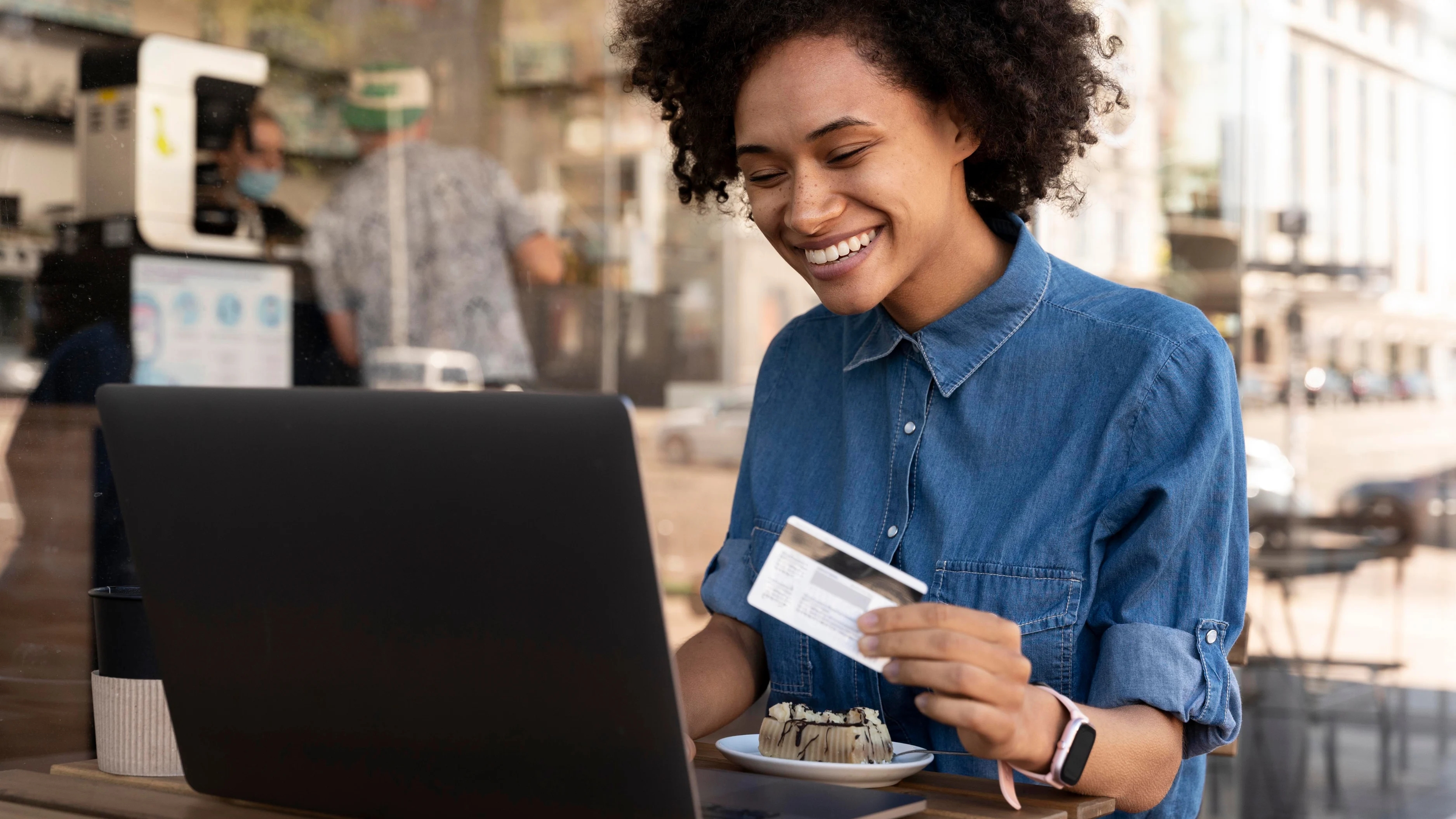 Pagamento retroativo dos servidores federais será incluído na folha de abril, com depósito em maio.